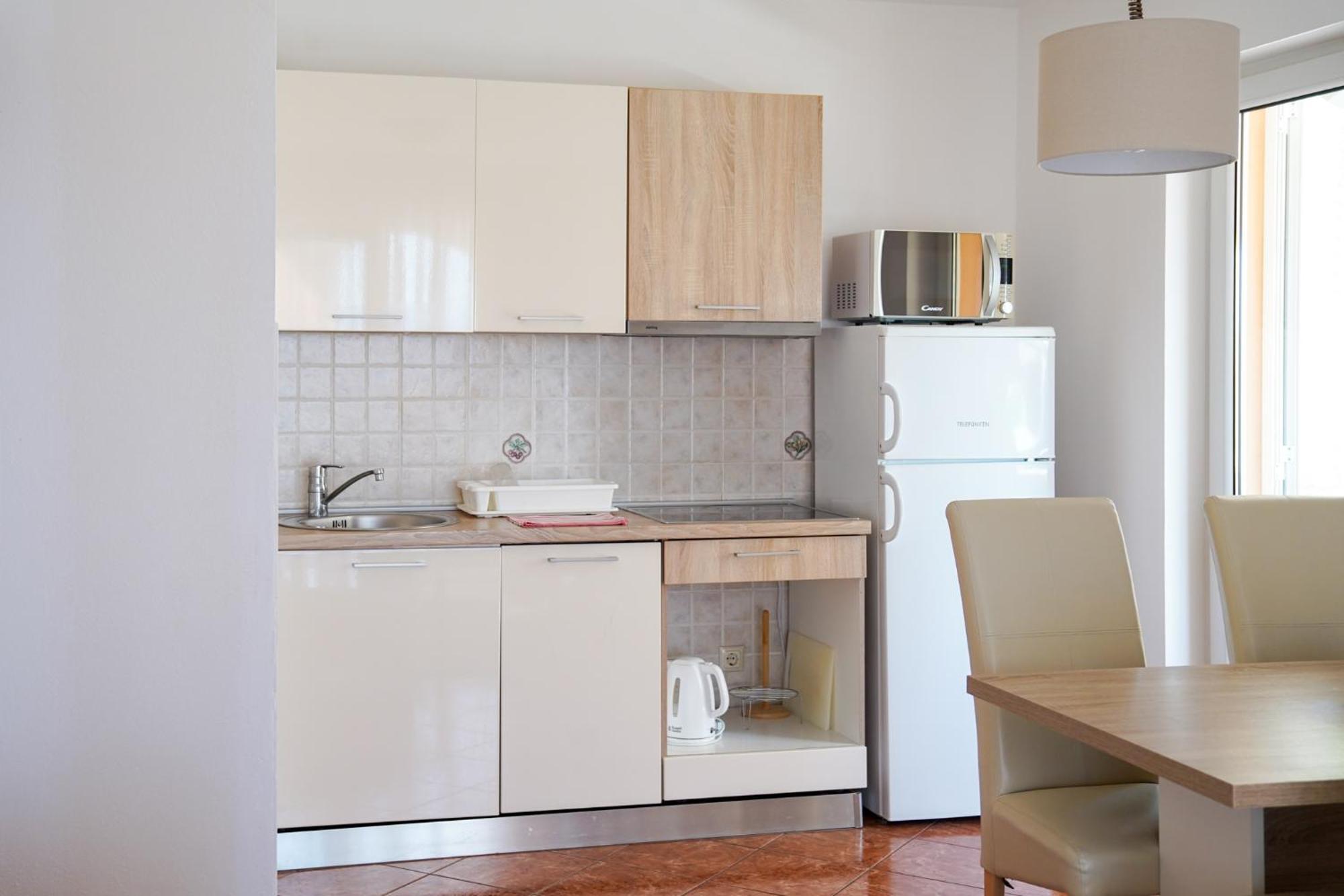شقة Apartman Lana Omišalj المظهر الخارجي الصورة