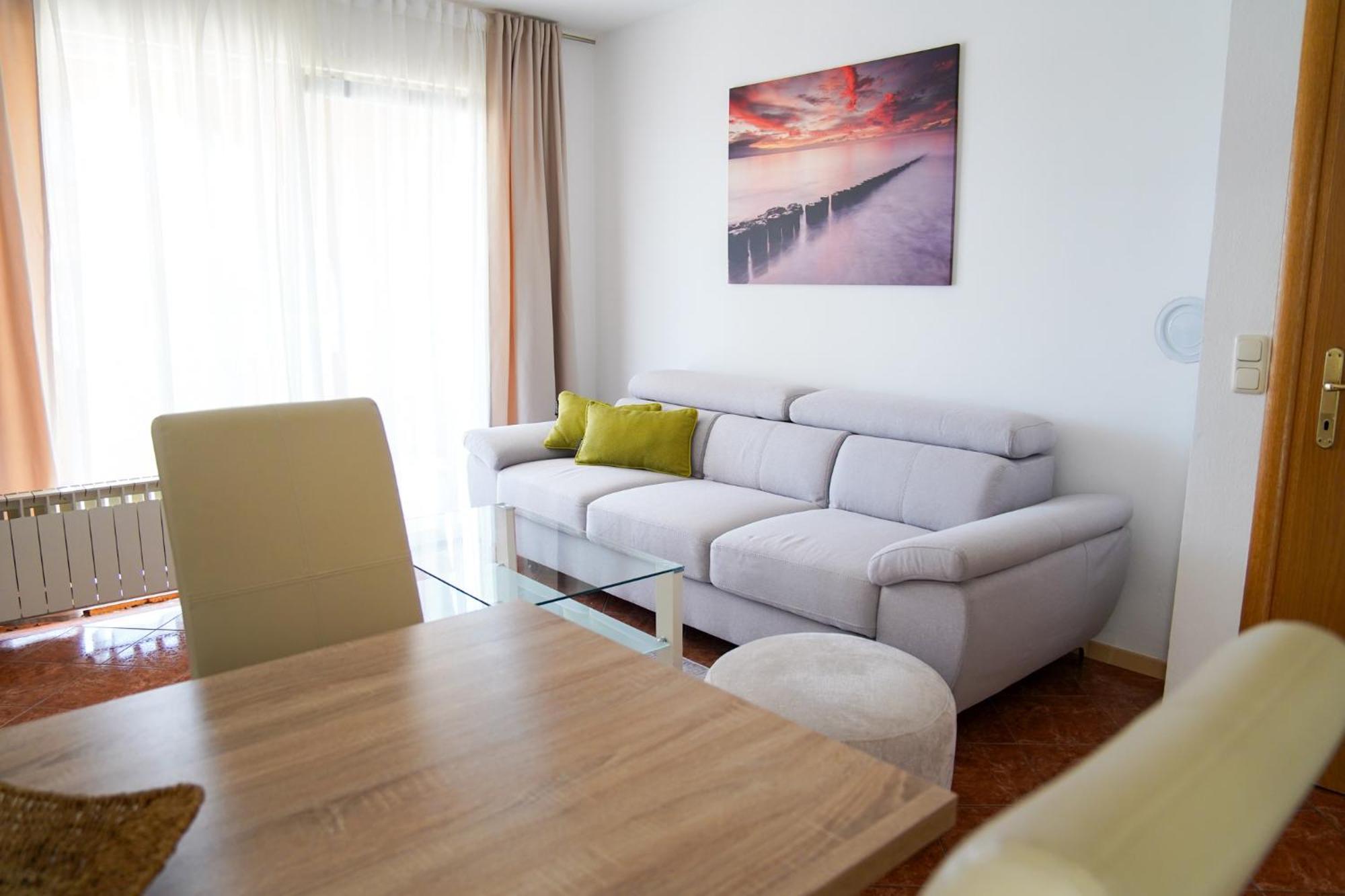 شقة Apartman Lana Omišalj المظهر الخارجي الصورة