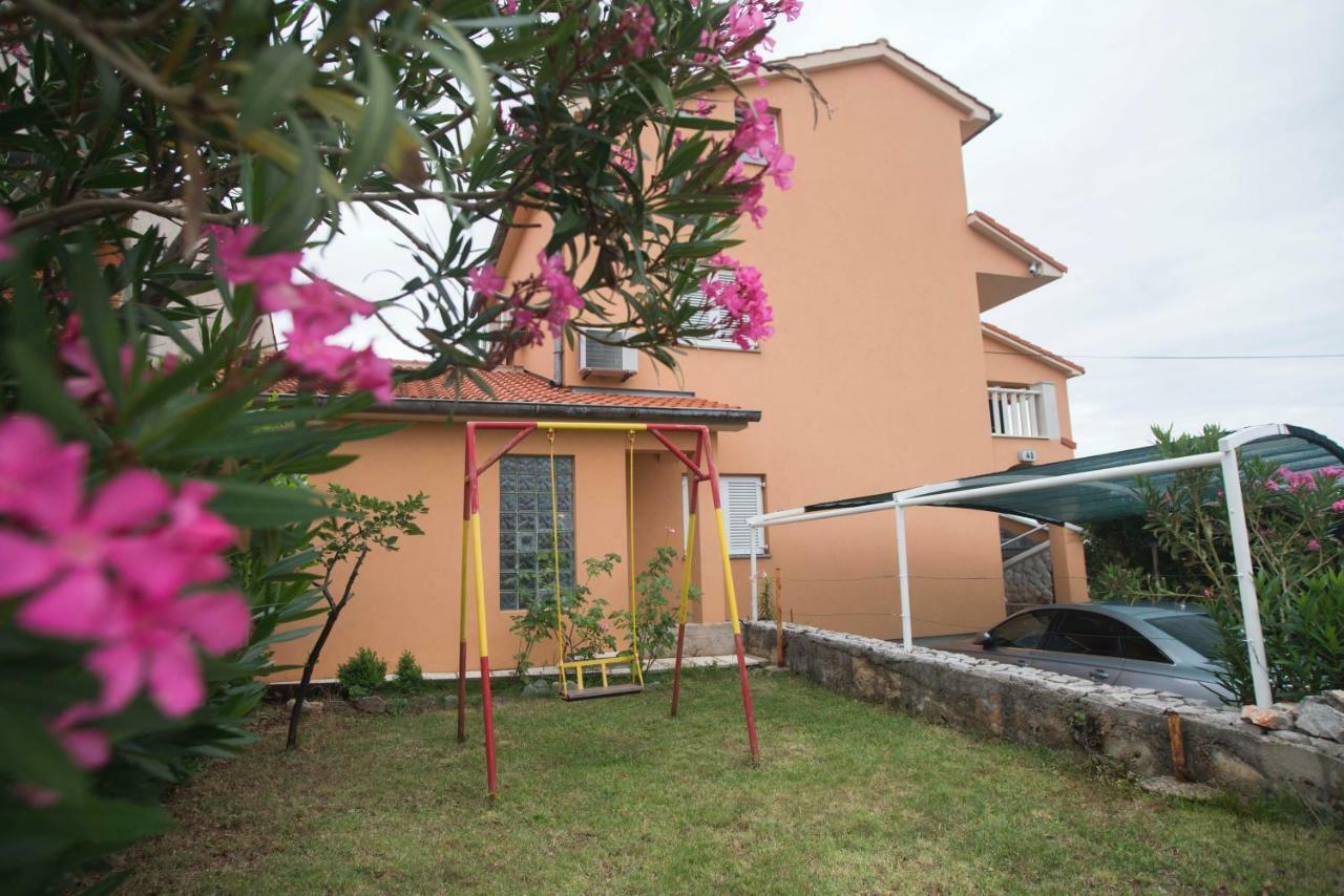 شقة Apartman Lana Omišalj المظهر الخارجي الصورة